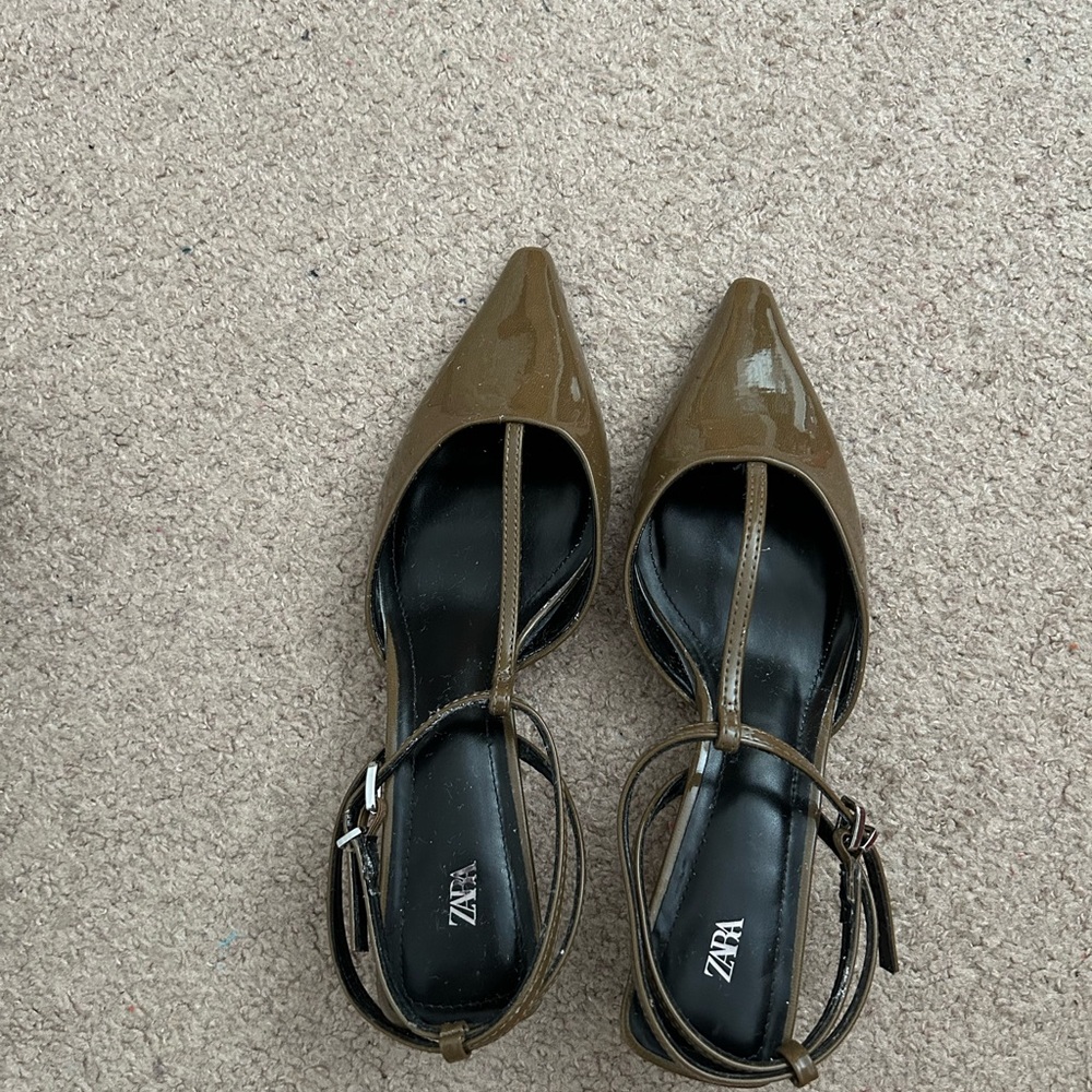 Zara Women's Tan Patent Leather Heels
